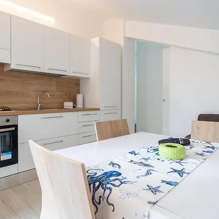The Onames Colors Apartment Reitani