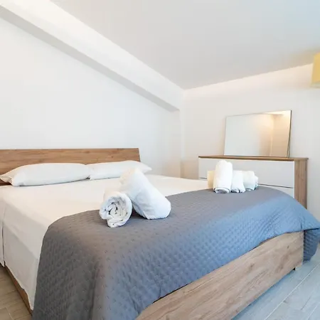 The Onames Colors Apartment Reitani